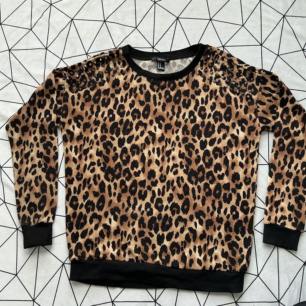 Forever 21 Studded Leopard Sweatshirt M Animal Print Spike Shoulder Y2K Alt
